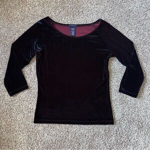 GAP Women's Black Velvet Top with Red
